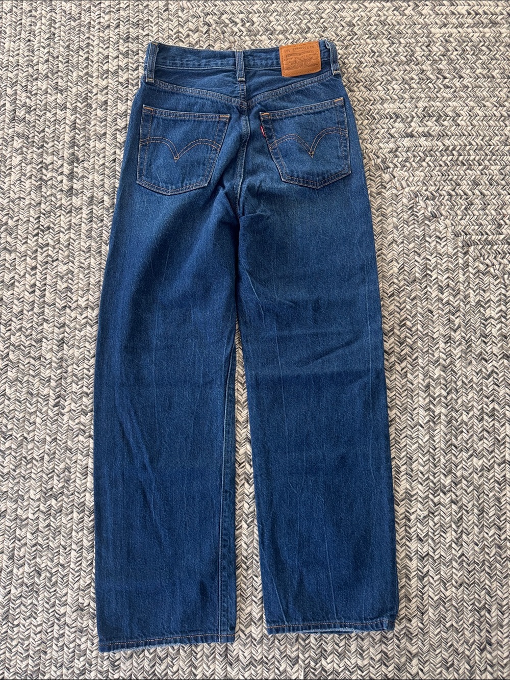 Levi’s Ribcage Straight Dark Wash Size 25 - Picture 3 of 3